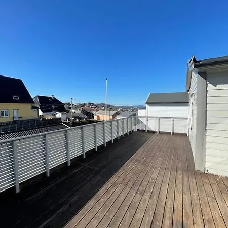 Lovely 2 Bedroom With Free Parking Daire *