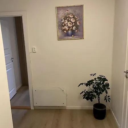 Apartment Lovely 2 Bedroom With Free Parking *