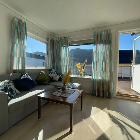 Lovely 2 Bedroom With Free Parking Bergen