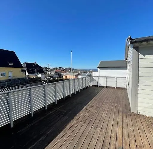 Lovely 2 Bedroom With Free Parking Apartmán *