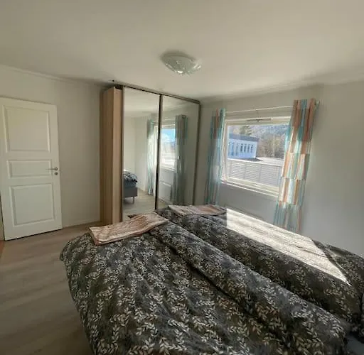 Lovely 2 Bedroom With Free Parking *