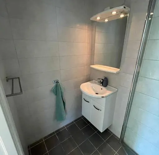 Lovely 2 Bedroom With Free Parking