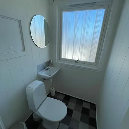 Lovely 2 Bedroom With Free Parking *